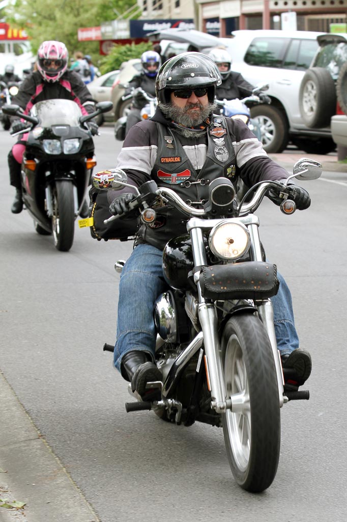 IMAGE: http://thedrurys.org/pictures/barryride4.jpg